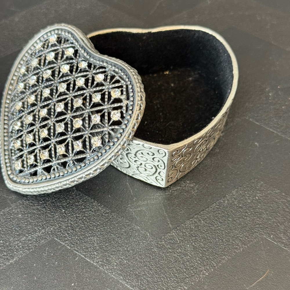 Intricate Silver Heart Jewelry Box